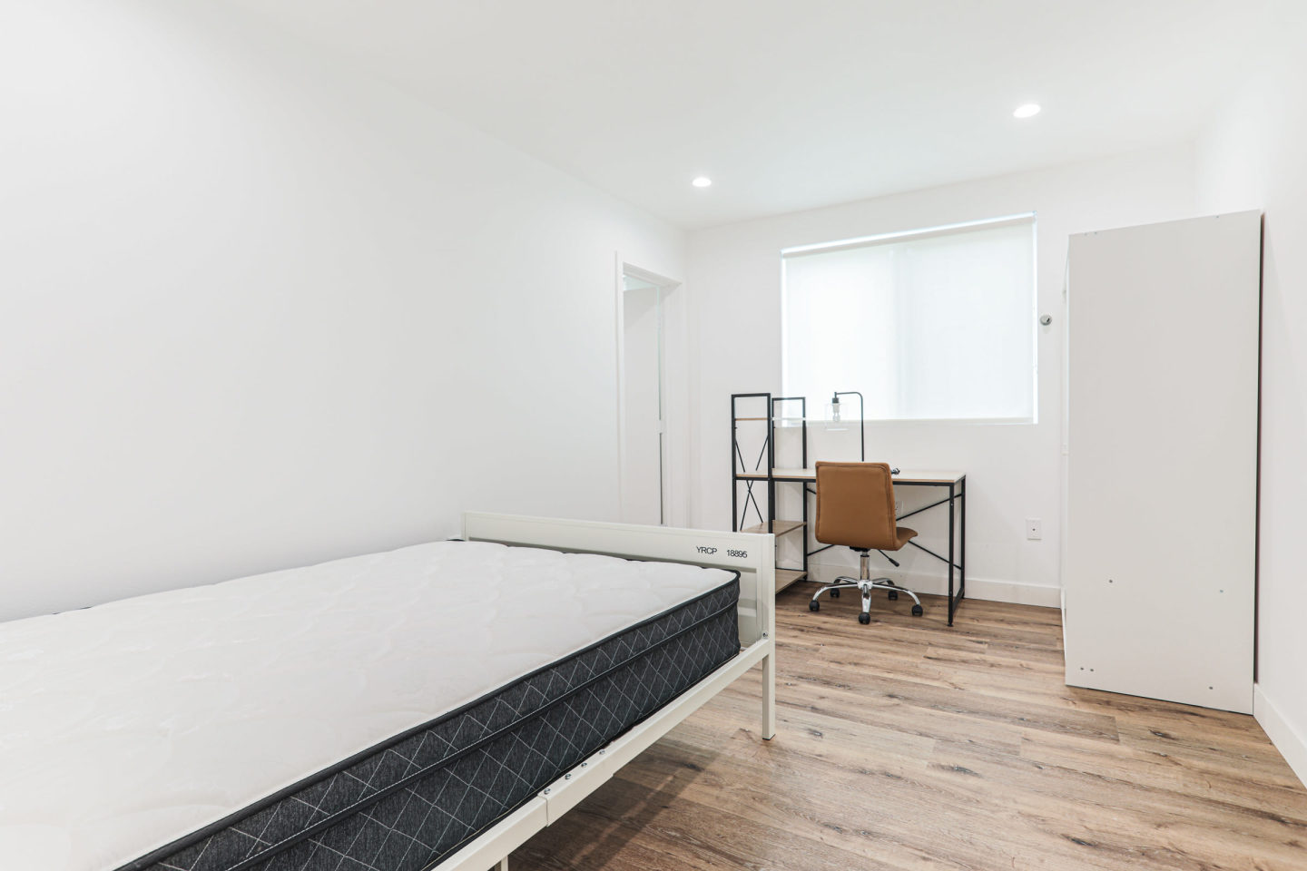 1545 W 36th Place - Co-Living Image 8