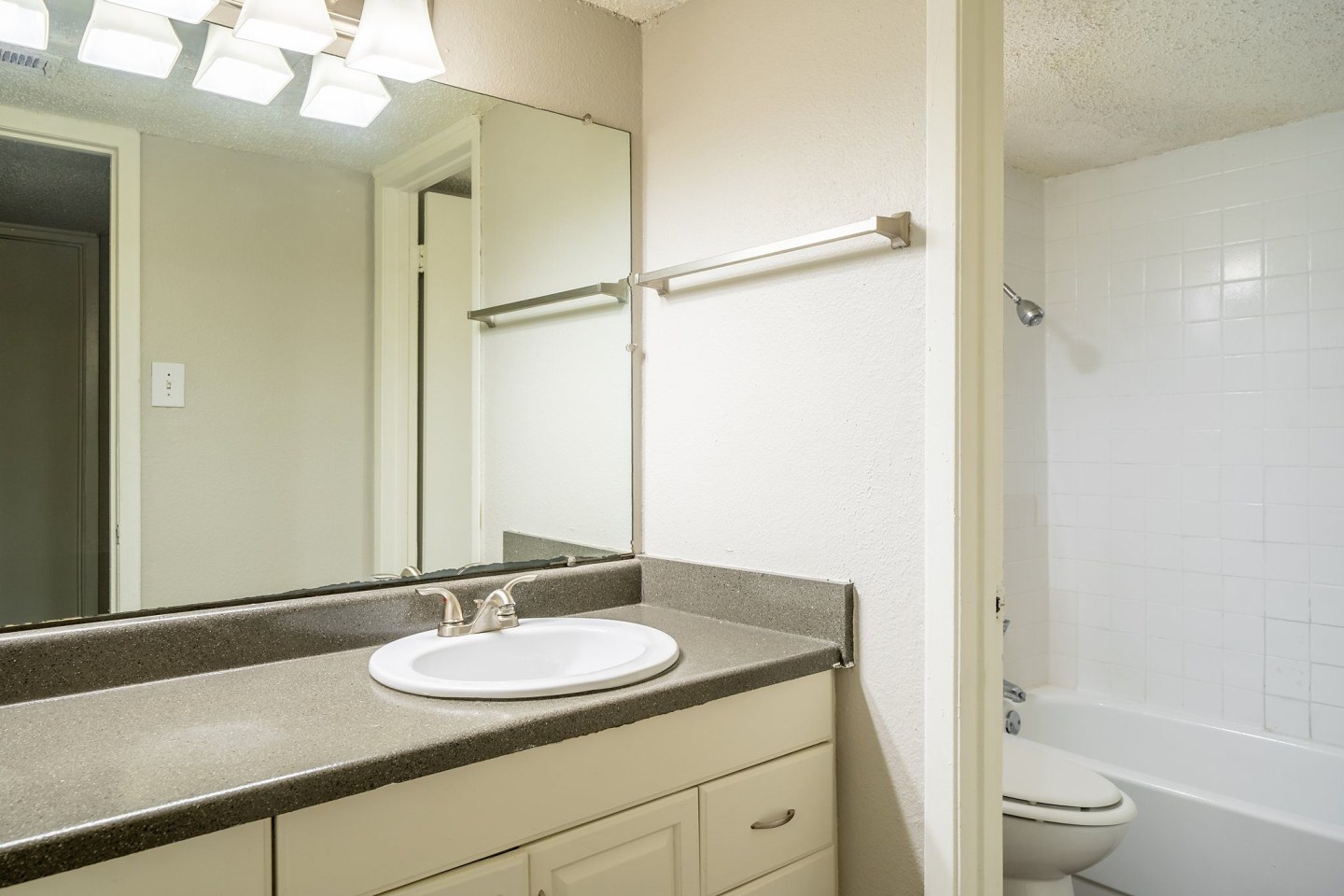 Finley Apartment Homes Image 9