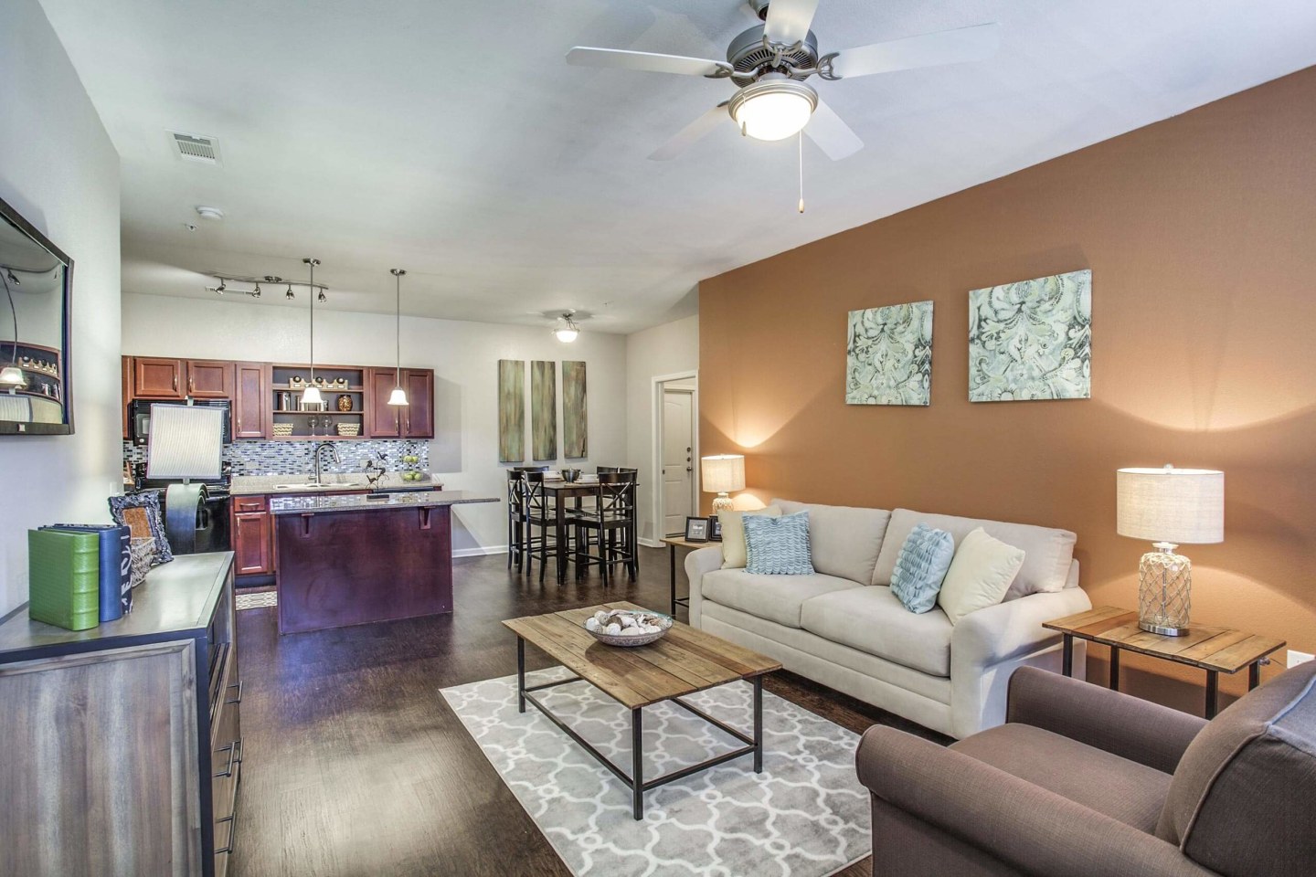 Overlook at Stone Oak Park Apartments Image 11