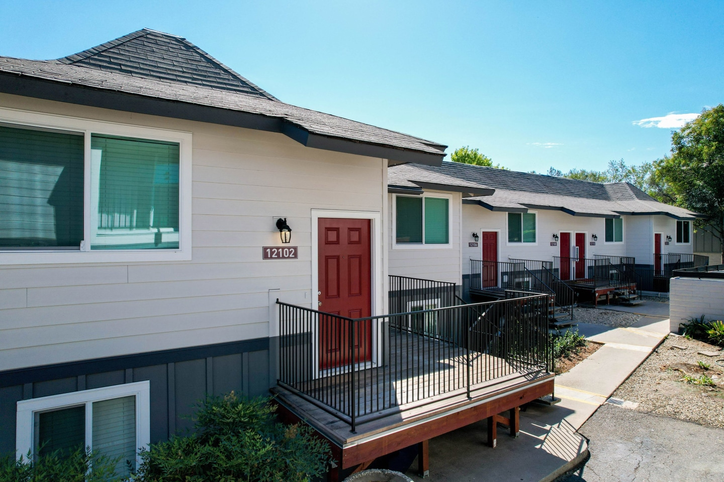 Persimmon Terrace Image 27
