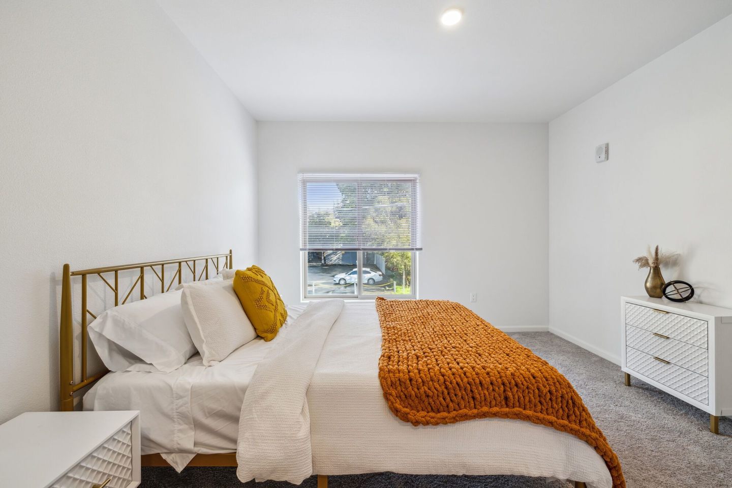 Pullman Modern Urban Apartments Image 17