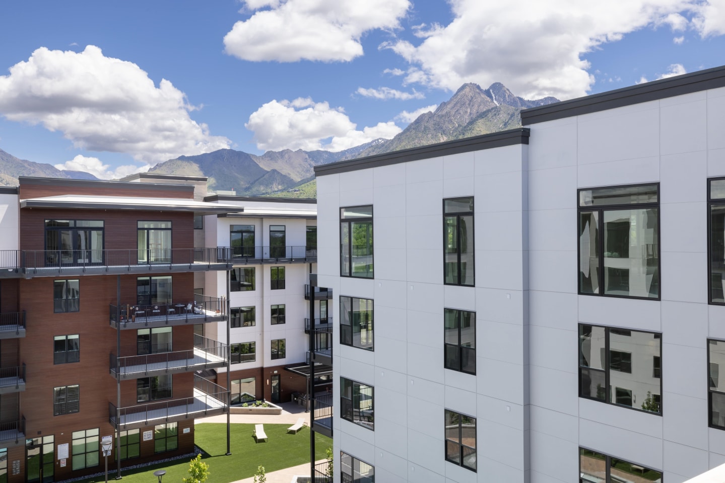 Grandeur at Holladay Hills Image 9