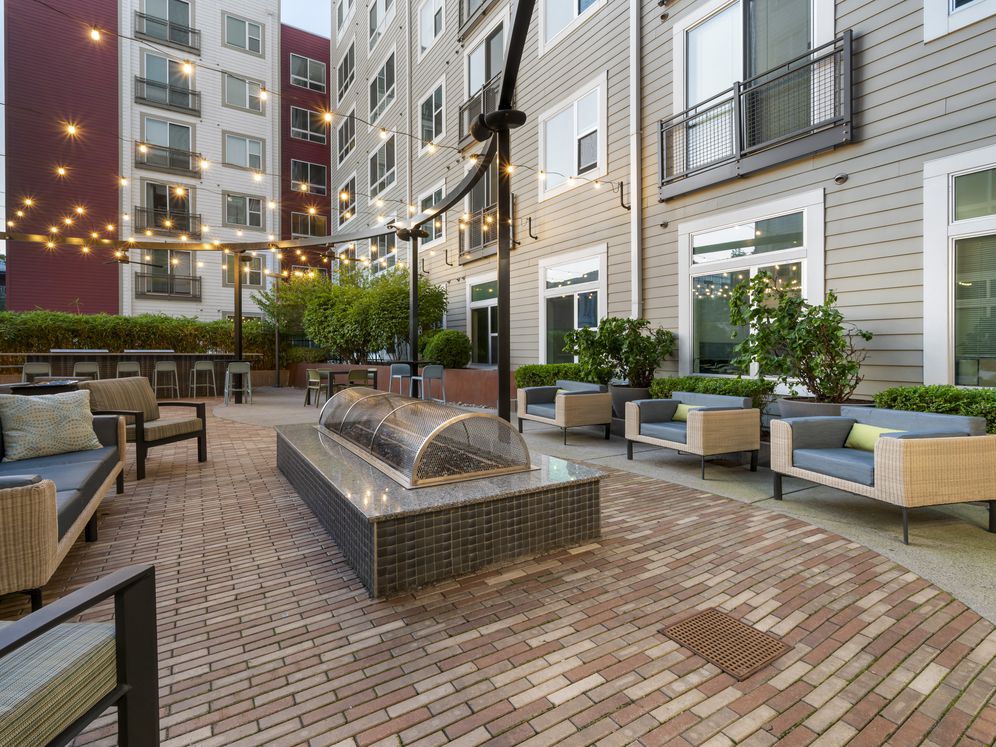 Ava H Street Image 1