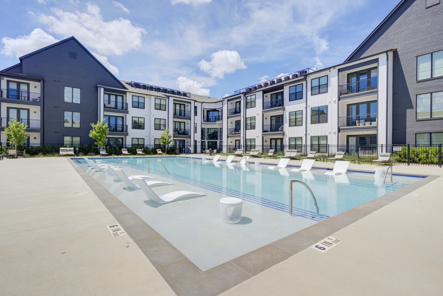 The Collins Luxury Apartments Image 27