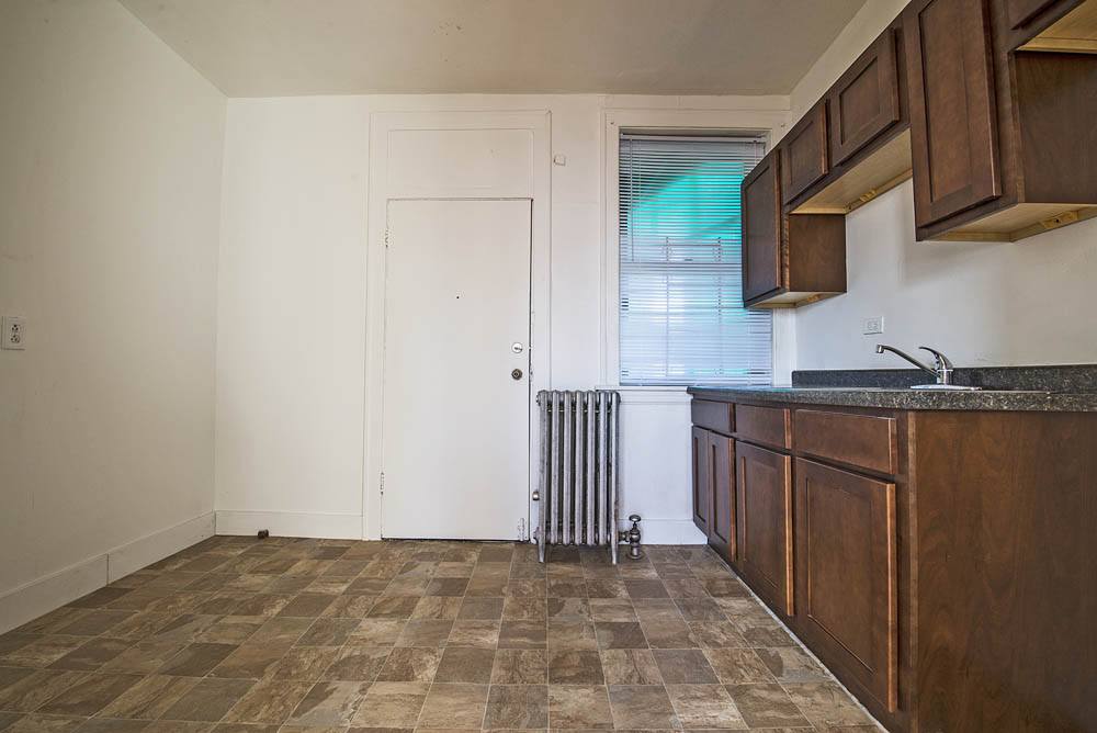 1704 W 77th St Image 13
