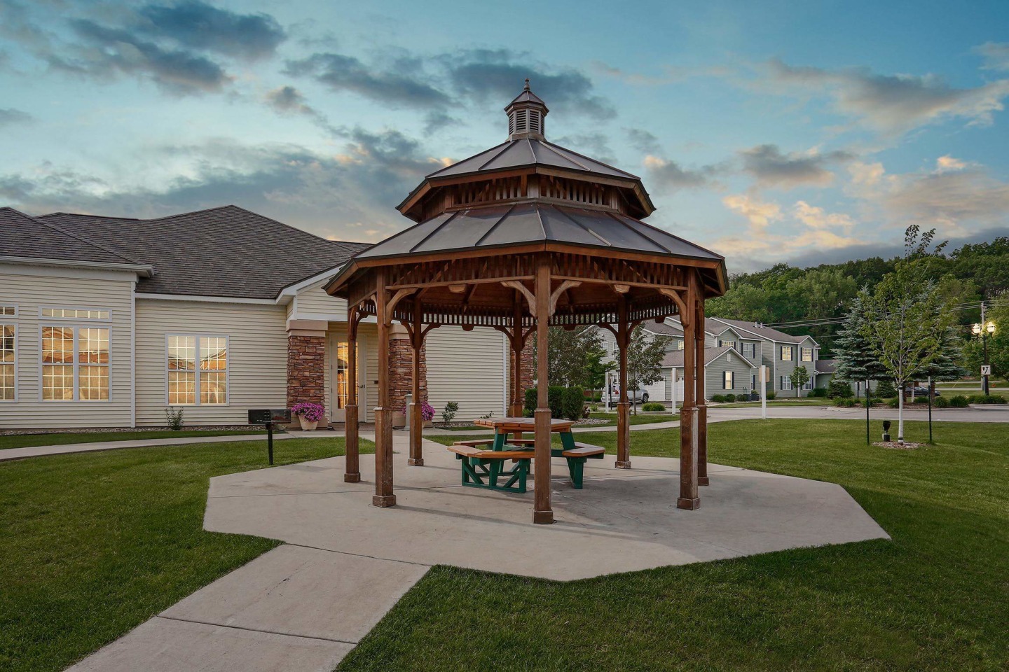 Cascade Shores Townhomes Image 23