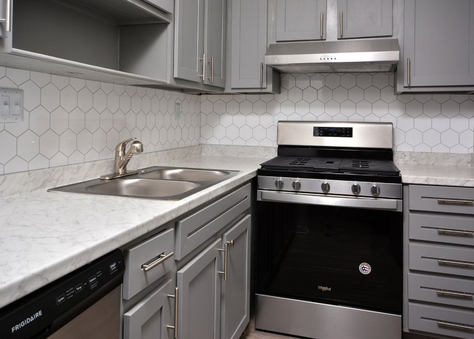 The Chateau Apartments Image 2