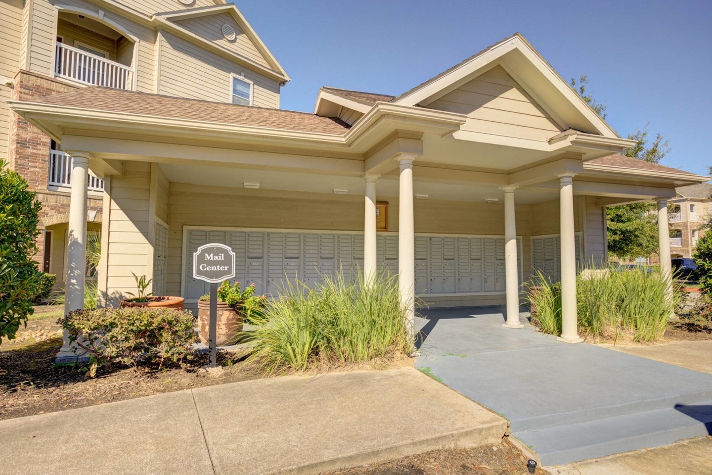 Carrington at Champion Forest Apartments Image 17