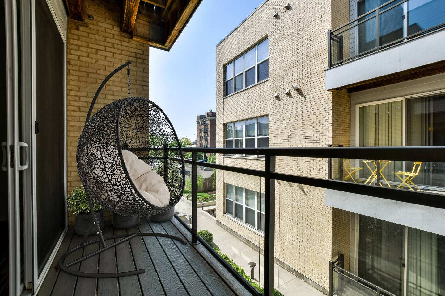 700 East Image 7