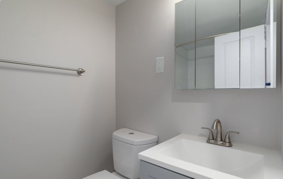 Laura Lane Apartments Image 11