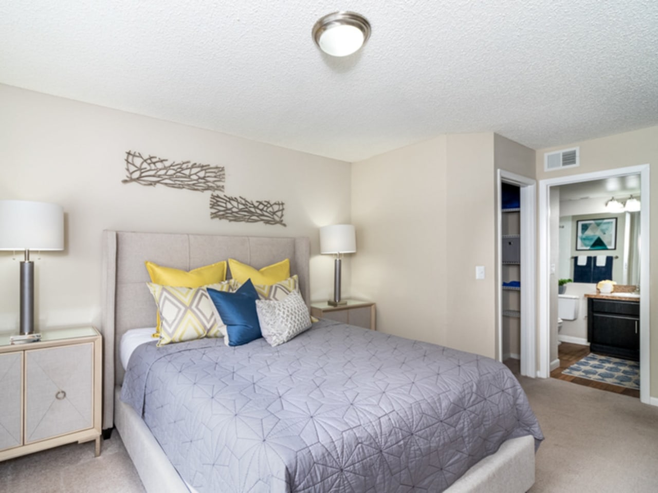 Lakes of Northdale Apartments Image 8