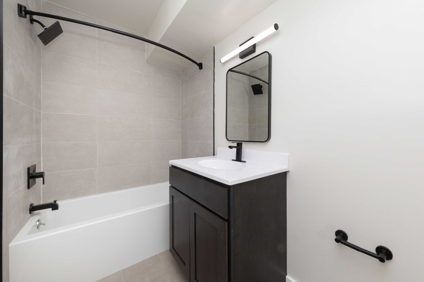 Lakeview Terrace Image 20