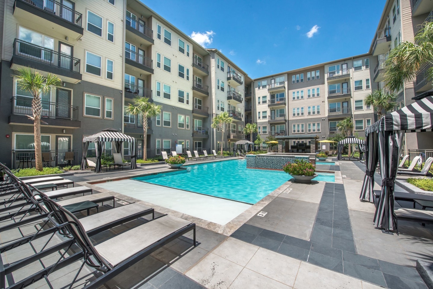 Apartments and Houses for Rent Near Me in M Streets, Dallas