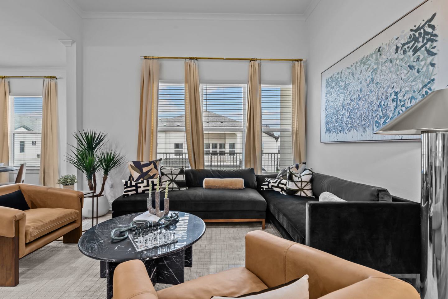 Luxe of Buda Image 1