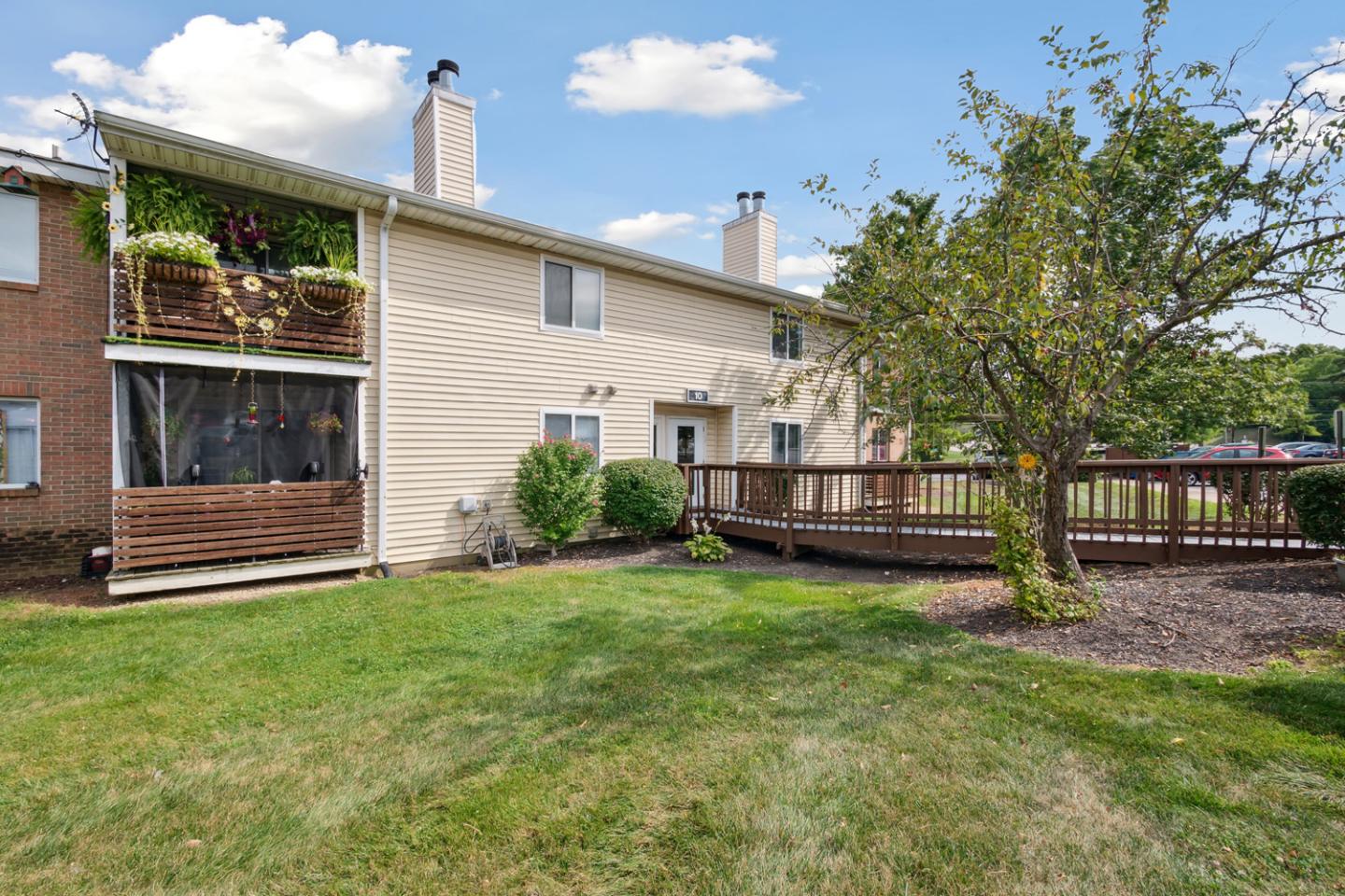 The Oaks at Woodridge Image 3