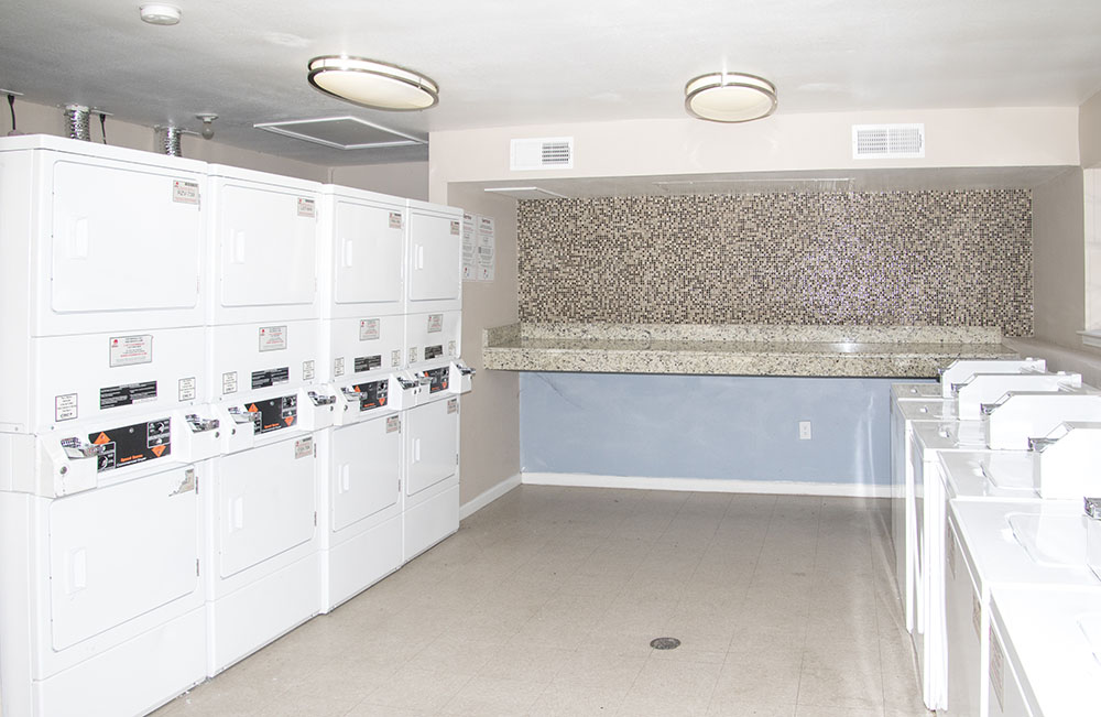 Vail Village Apartments Image 9