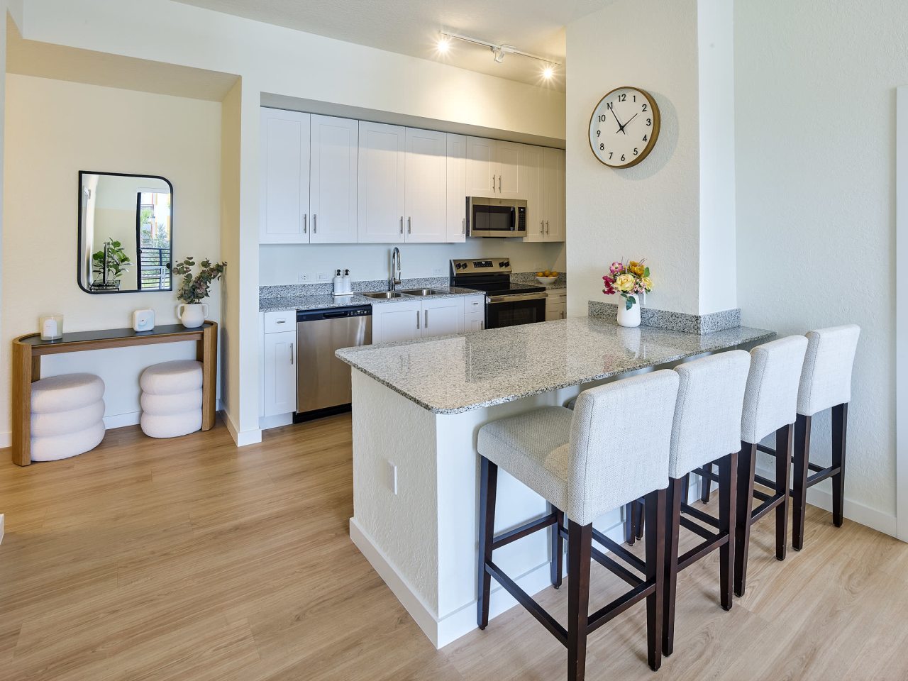 Gateway Luxury Apartments Image 10