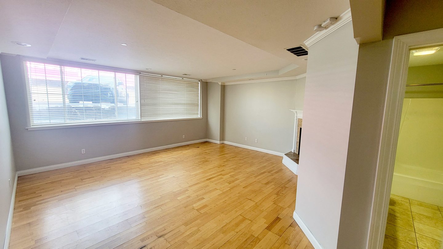 Suites on 933 Image 5