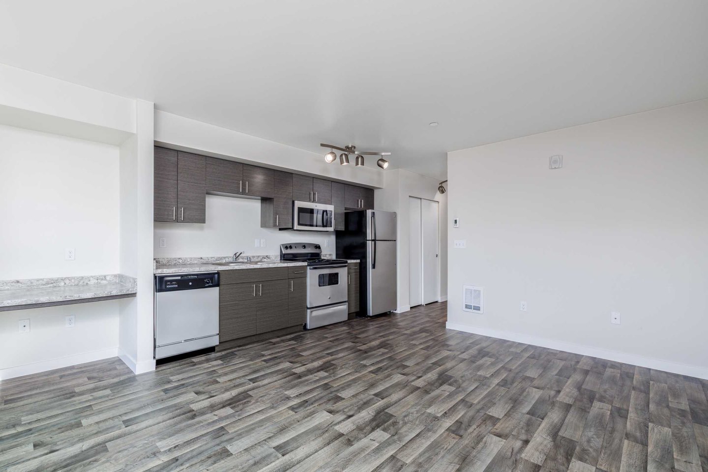Harlow Heights Image 3