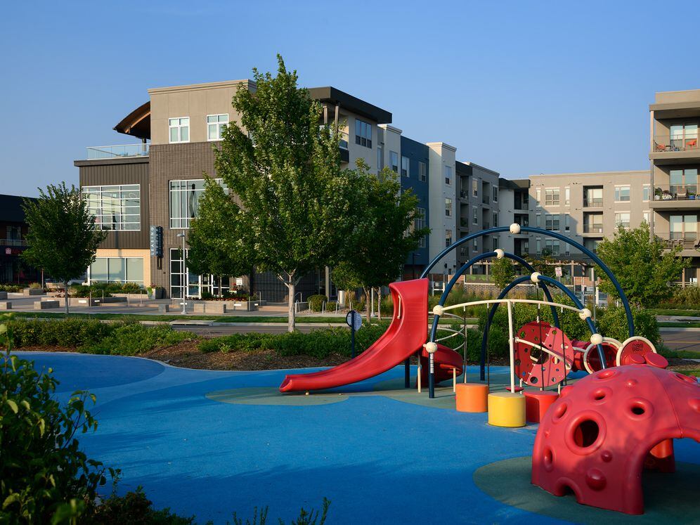Avalon Lowry Image 19
