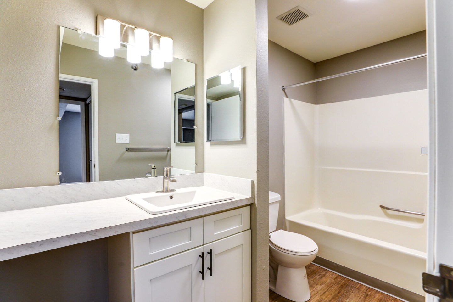 Club Meridian Apartments Image 16