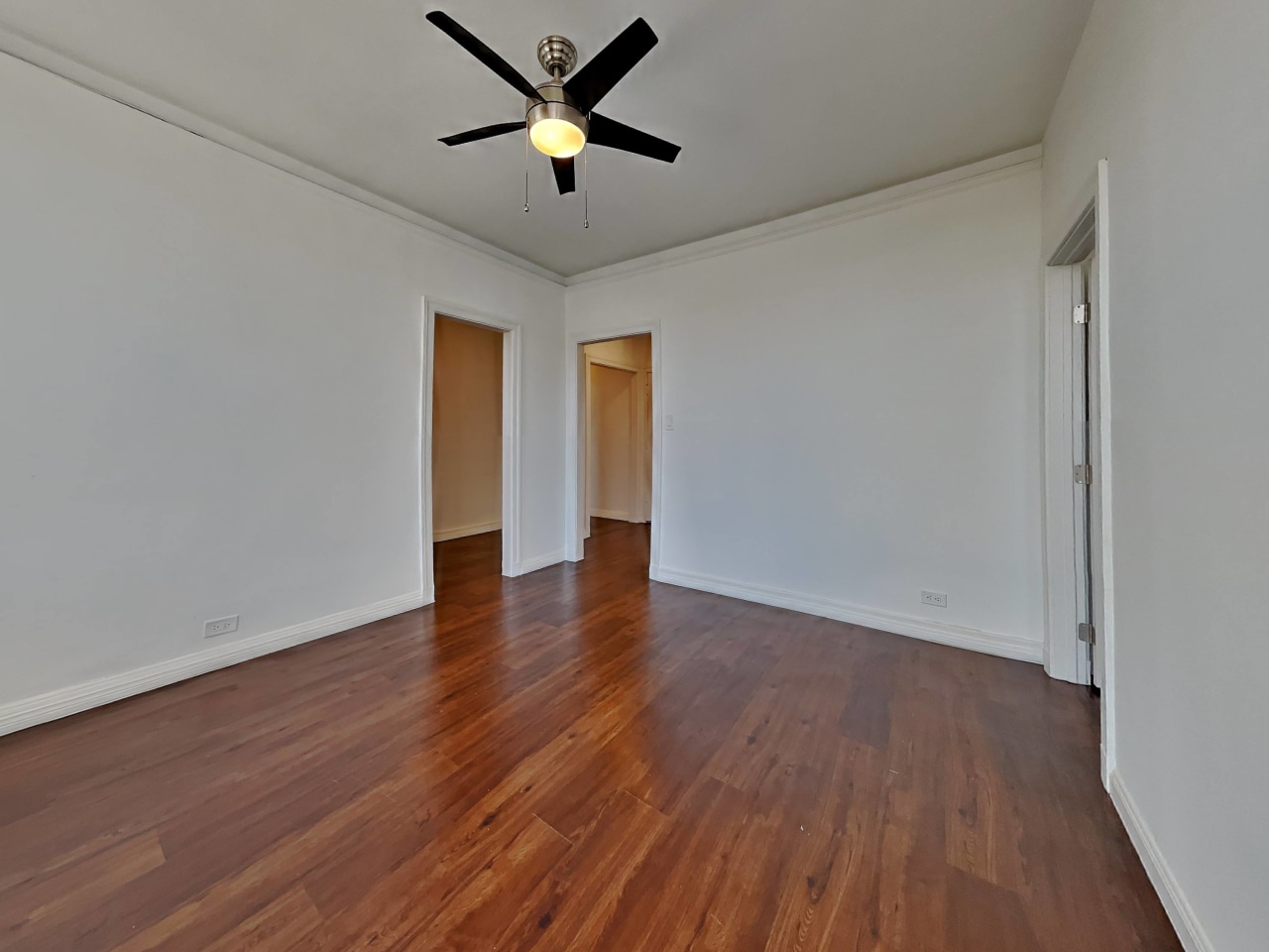 Wilshire Royale Apartments Image 6