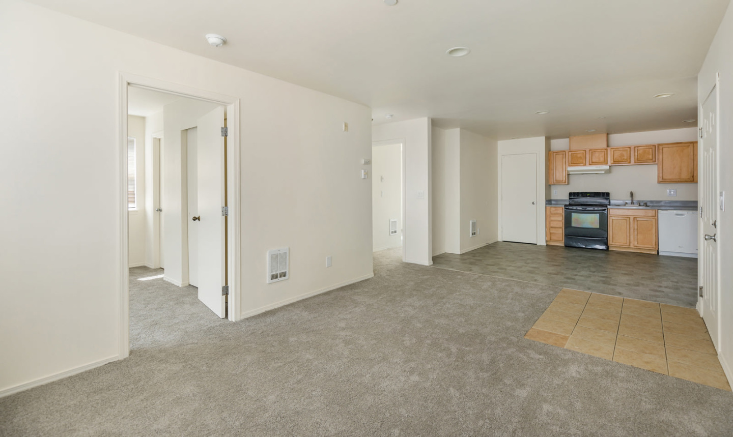 Shorewood Apartments Image 9