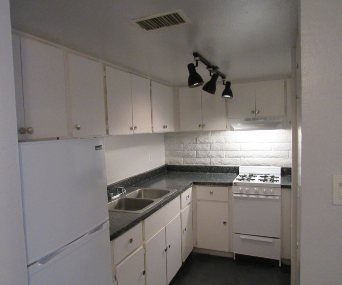 Brook View Apartments Image 2