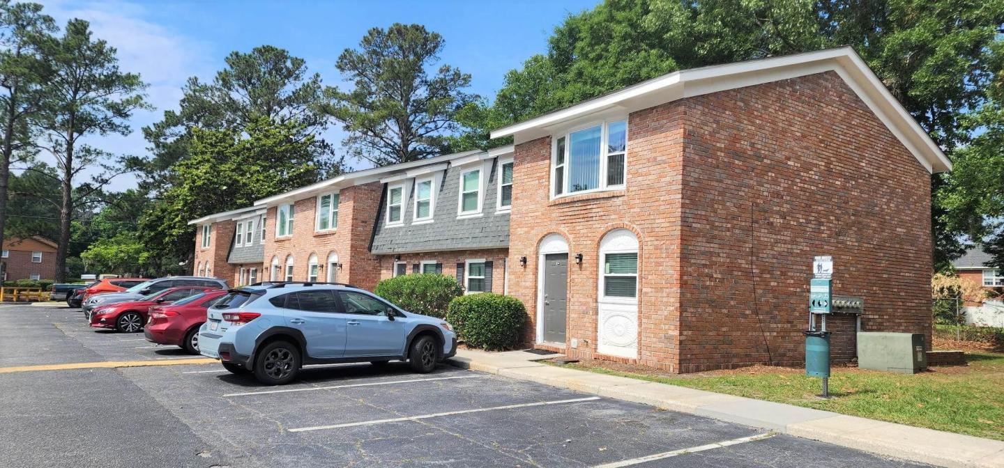 Savan Pointe Townhomes East and West Image 9