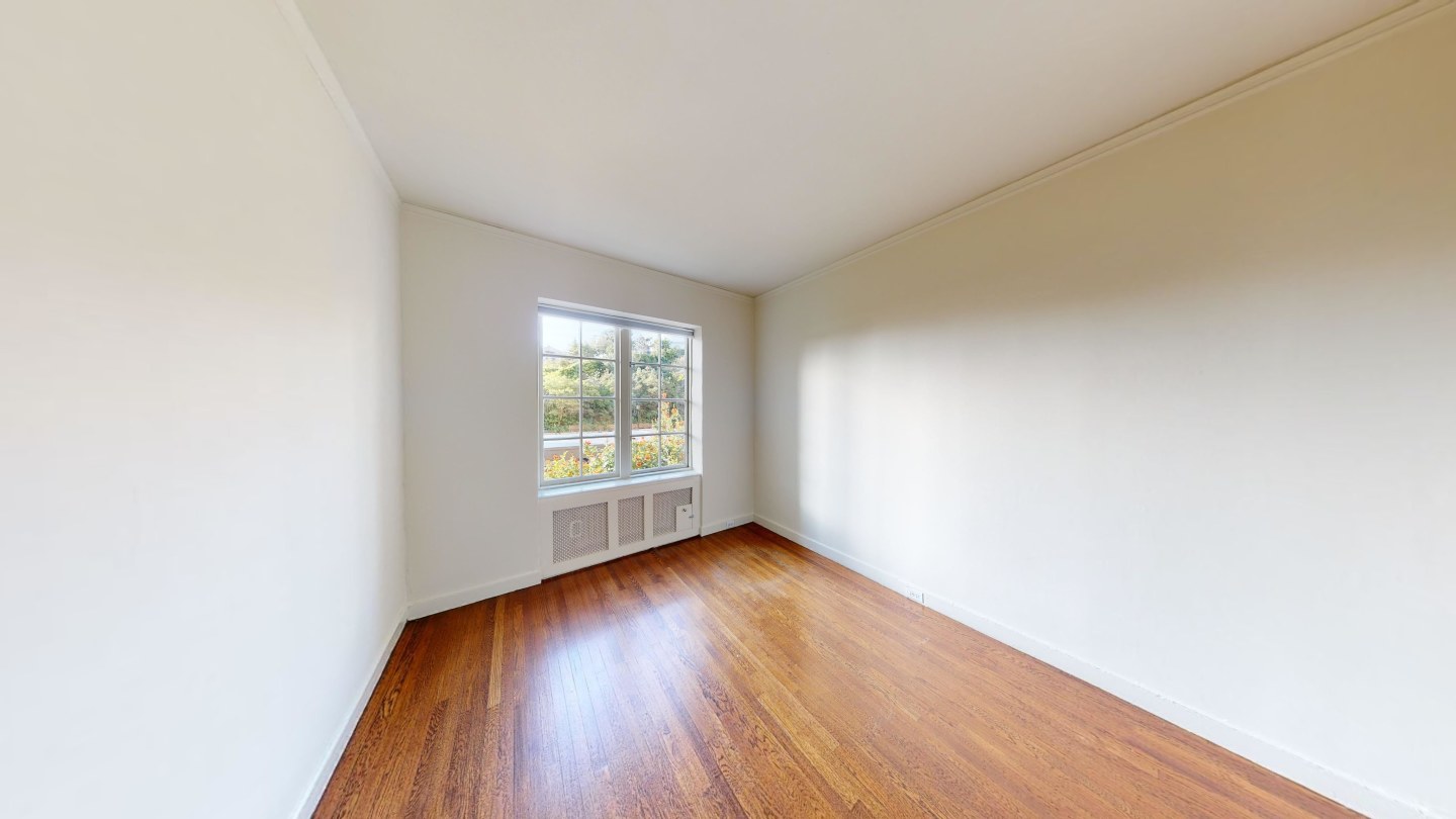 899 Green Street Image 19
