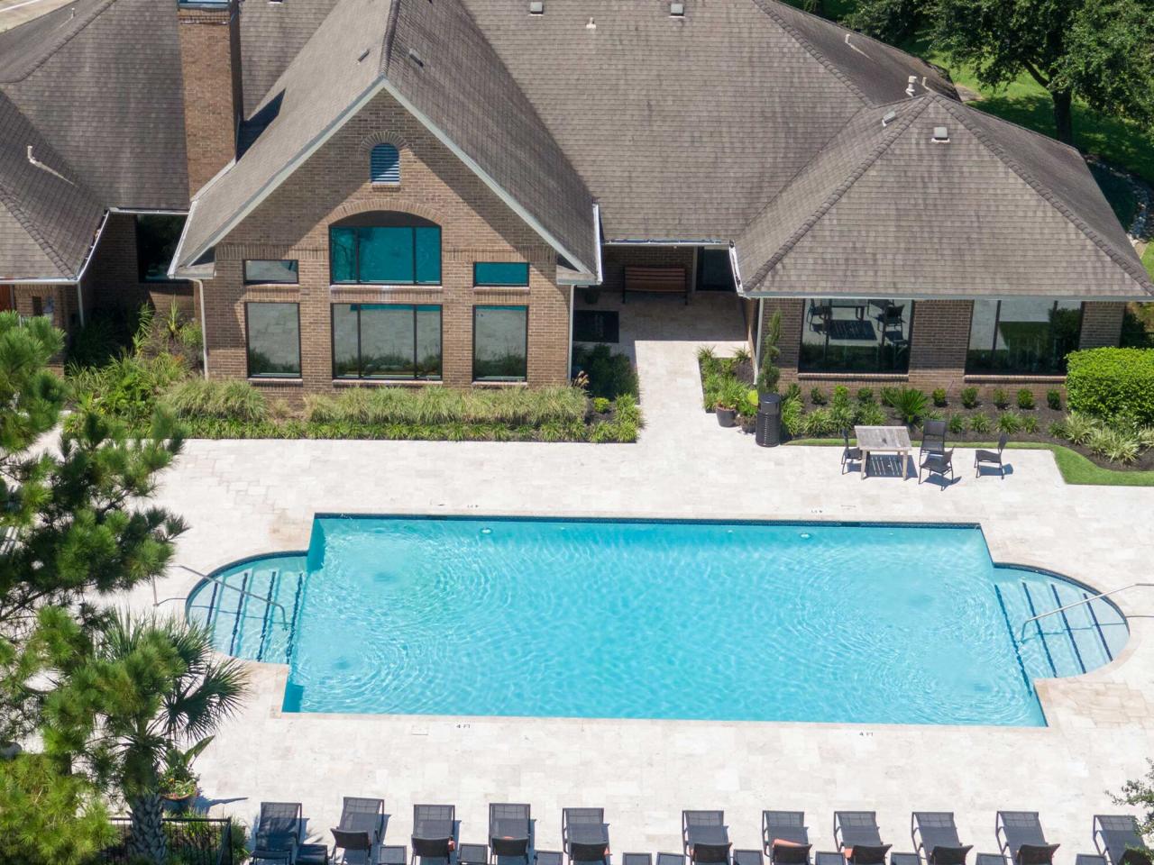 The Crescent at Country Club Image 21