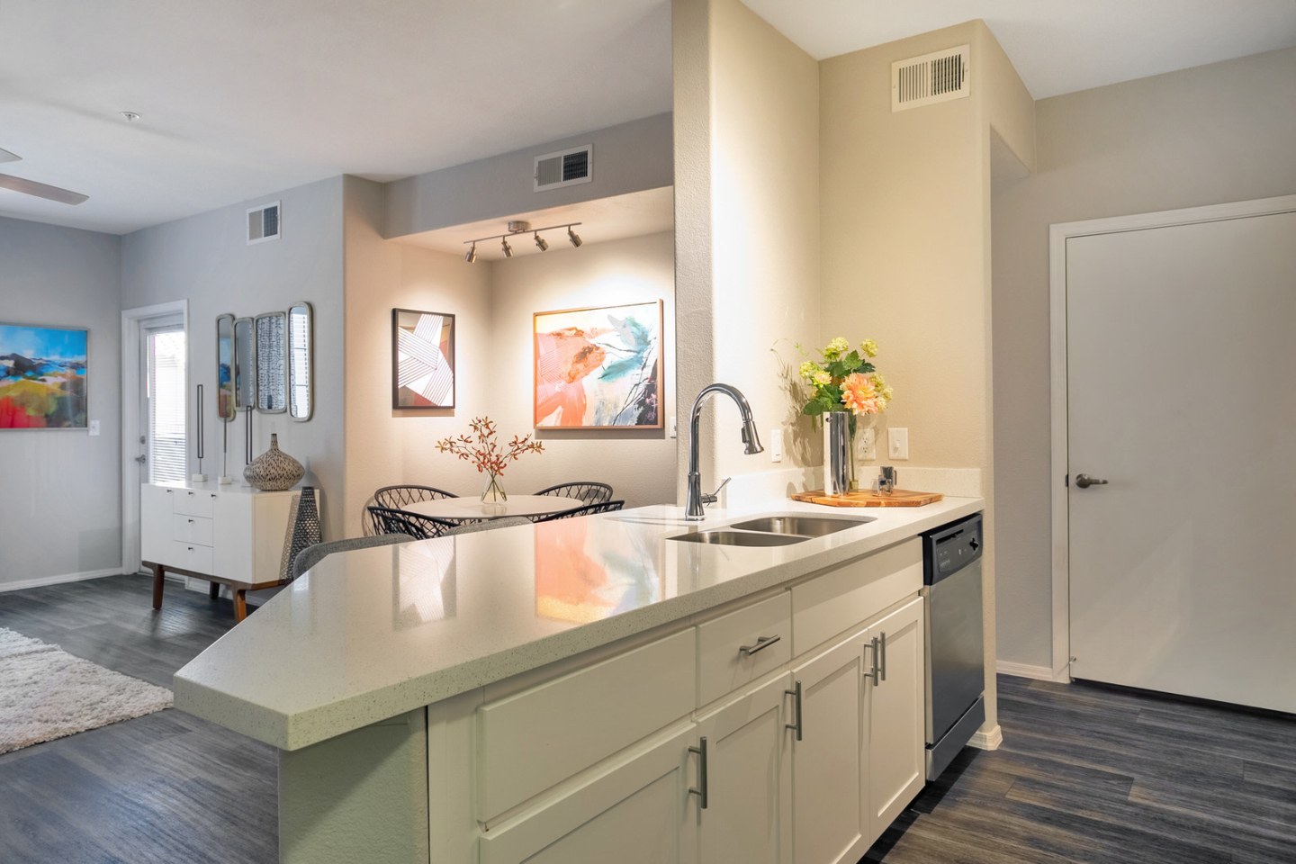Mandarina Luxury Apartment Homes Image 58