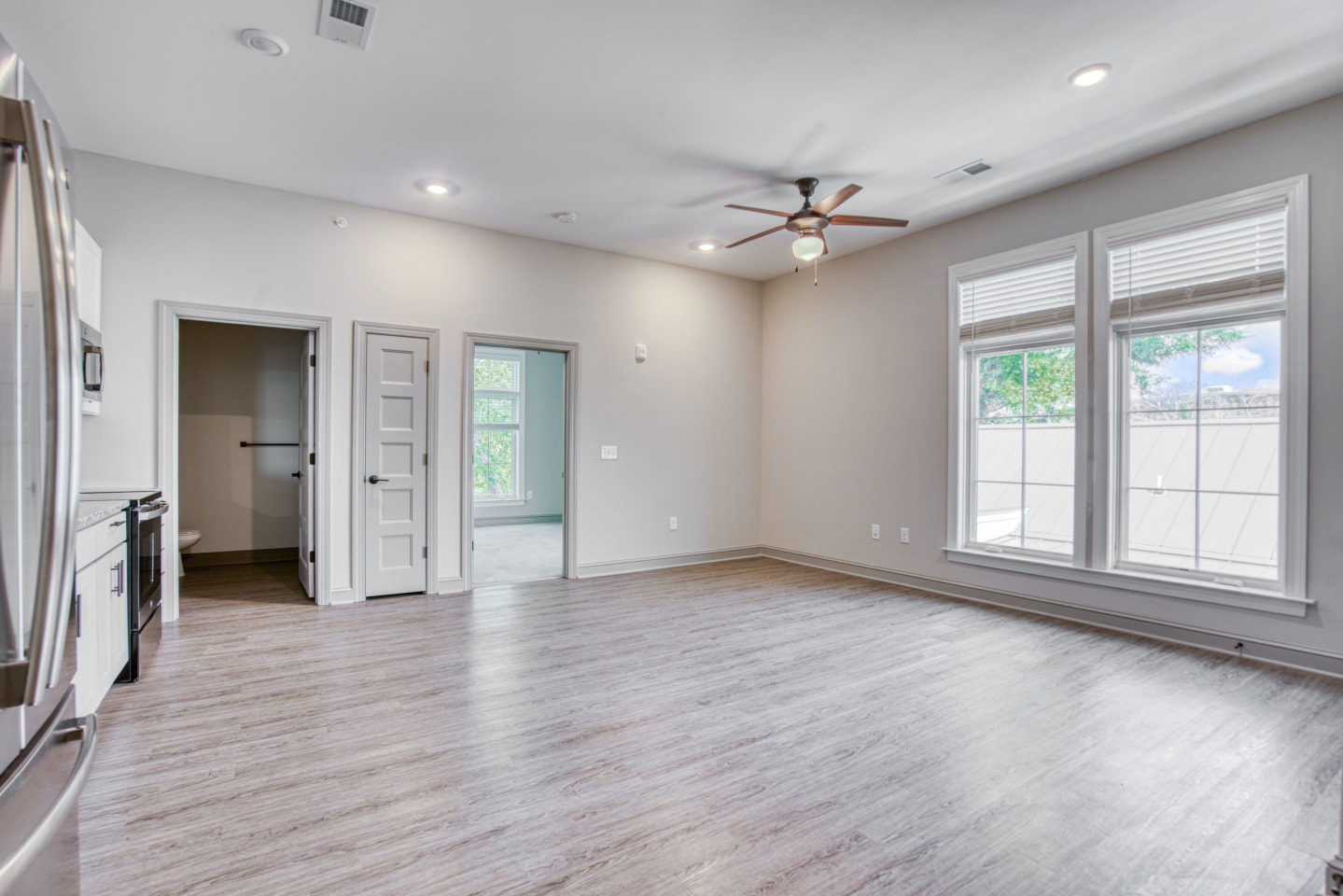 655 East Bay Image 8