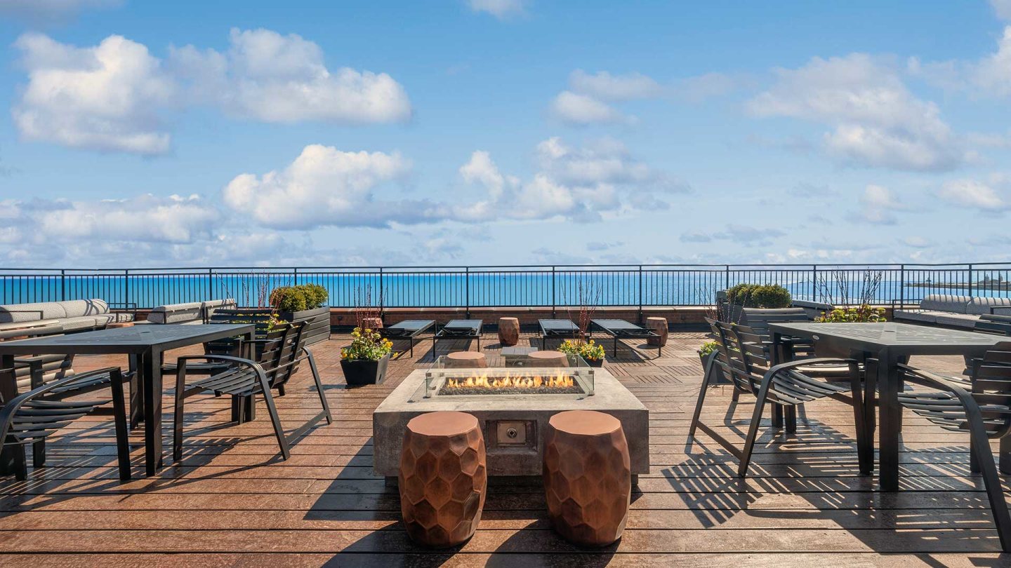 1350 Lake Shore Drive Image 20