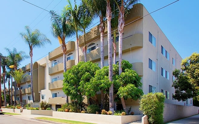 11221 Richland Ave Image 1