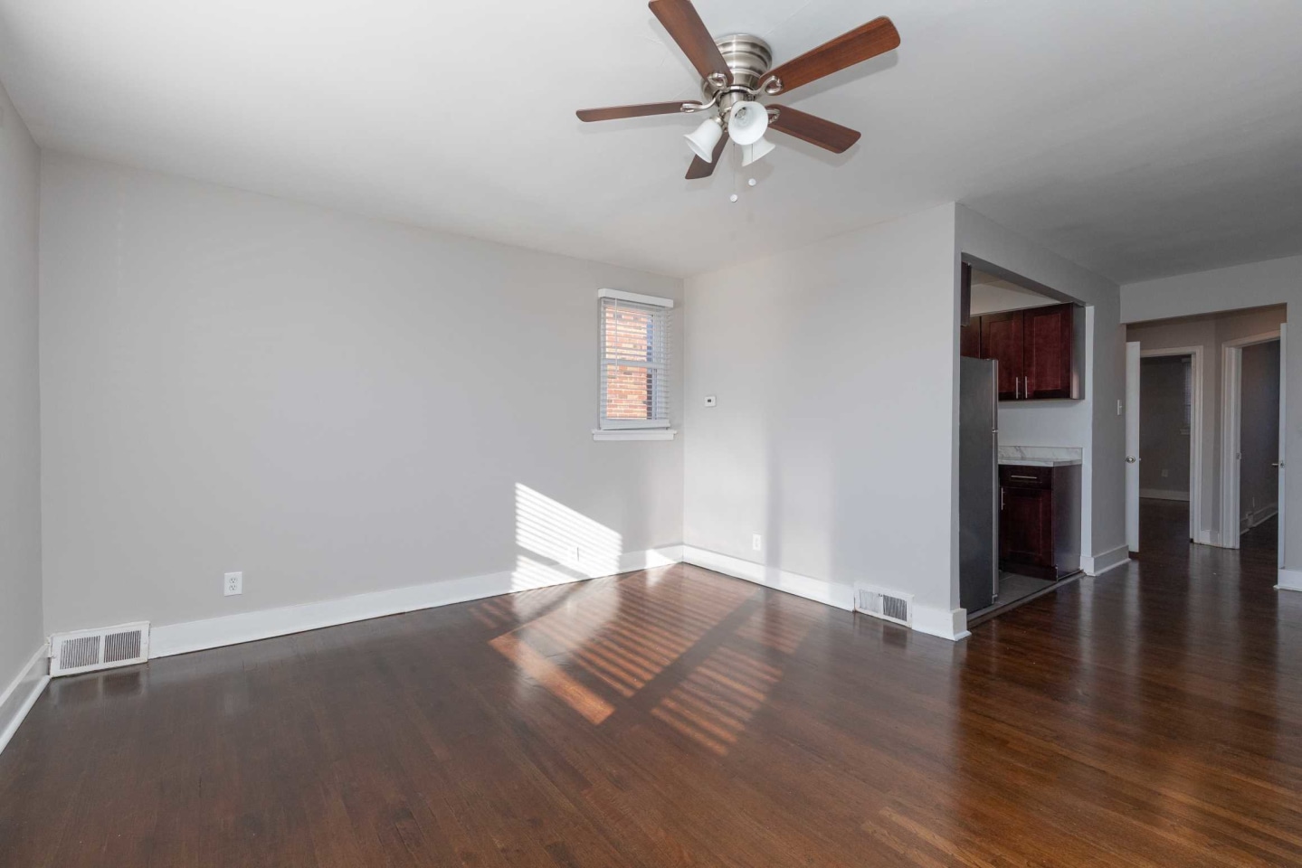 Airy Avenue Image 4