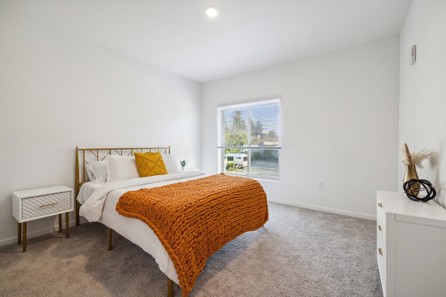 Pullman Modern Urban Apartments Image 16