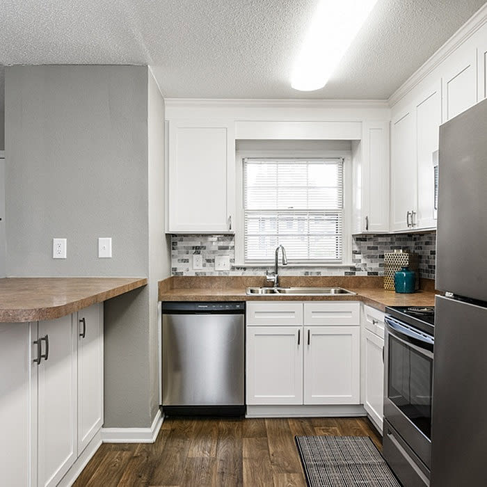 The Cove Apartment Homes Image 4