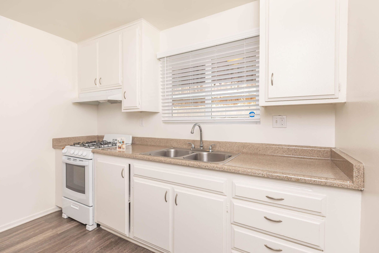 Playa Mediterranean Apartment Homes Image 8