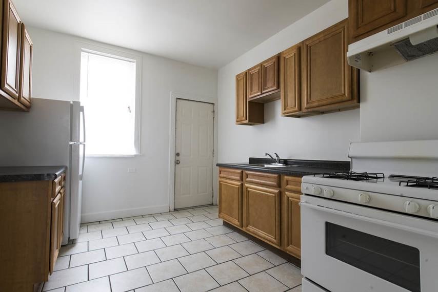 1735 W 79th Street Image 5