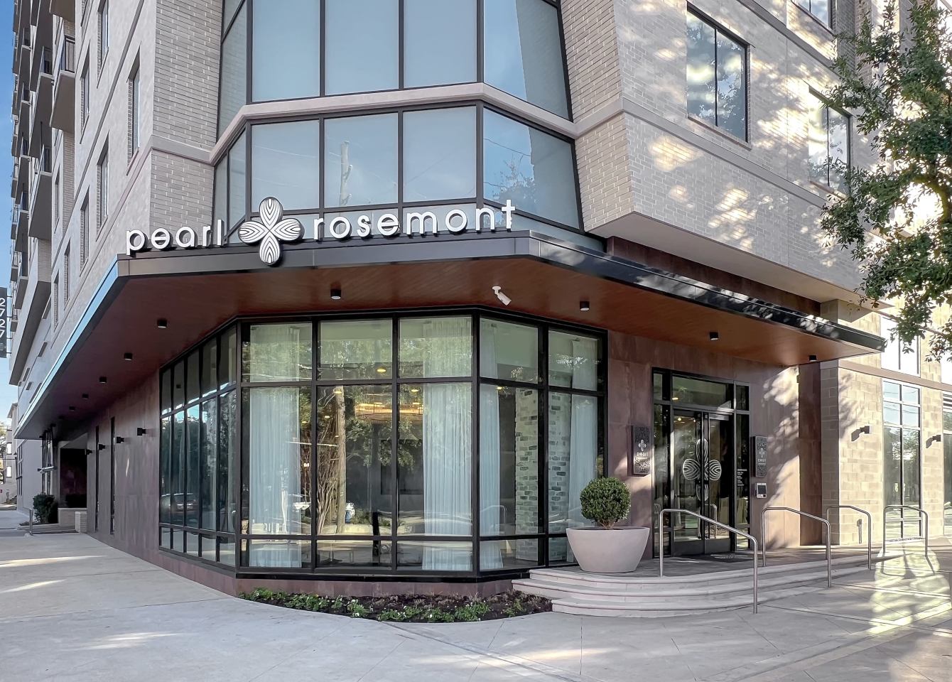 Pearl Rosemont Image 1