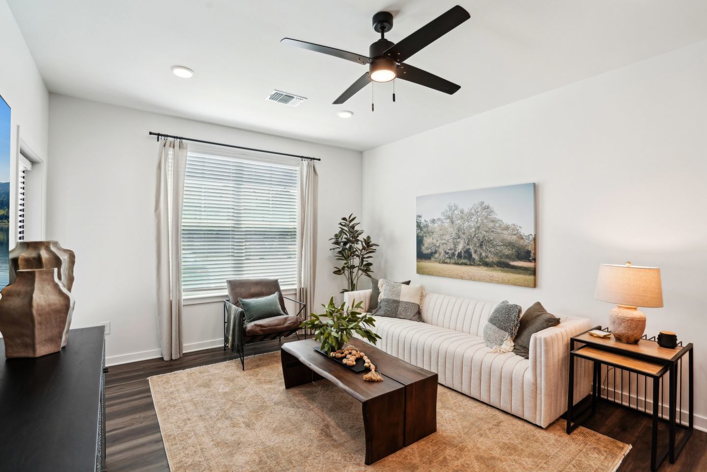 The Pullman Luxury Apartment Homes Image 109