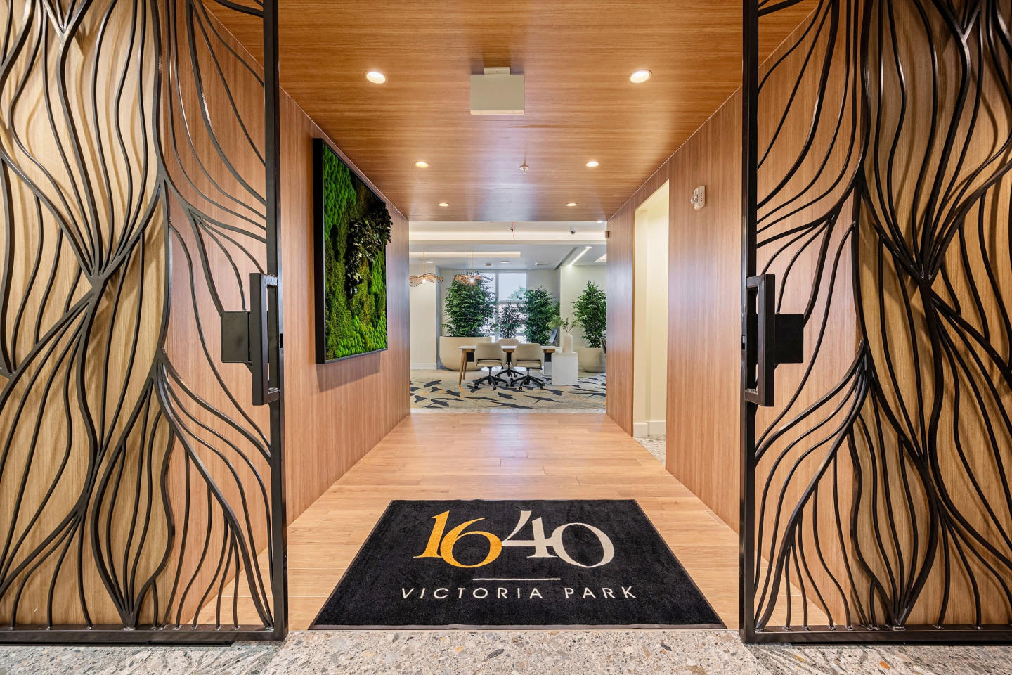 1640 Victoria Park Apartments Image 2