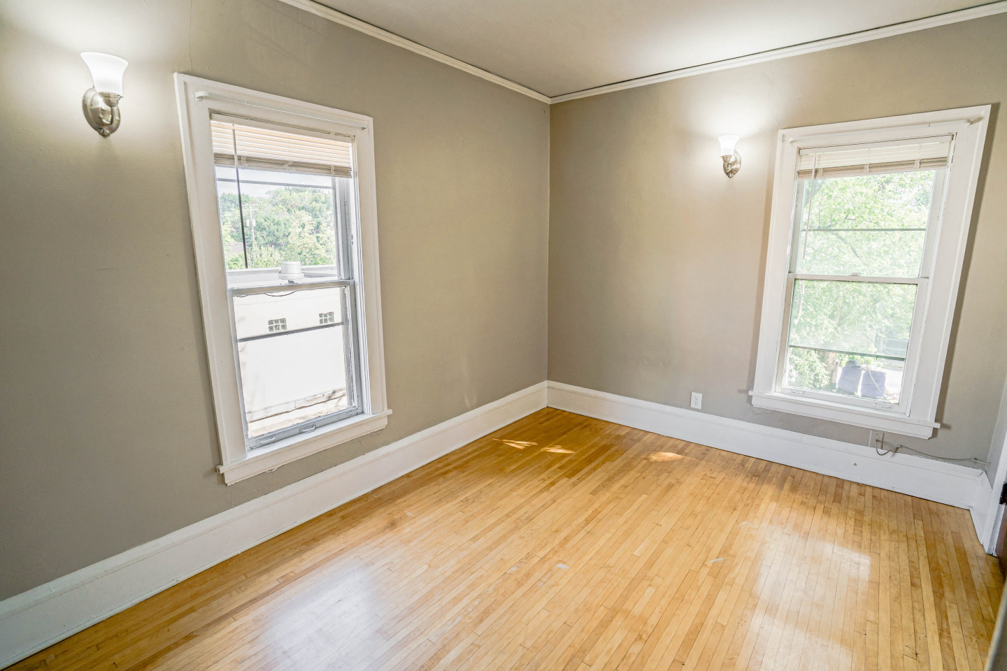 990 Grand Avenue Image 20