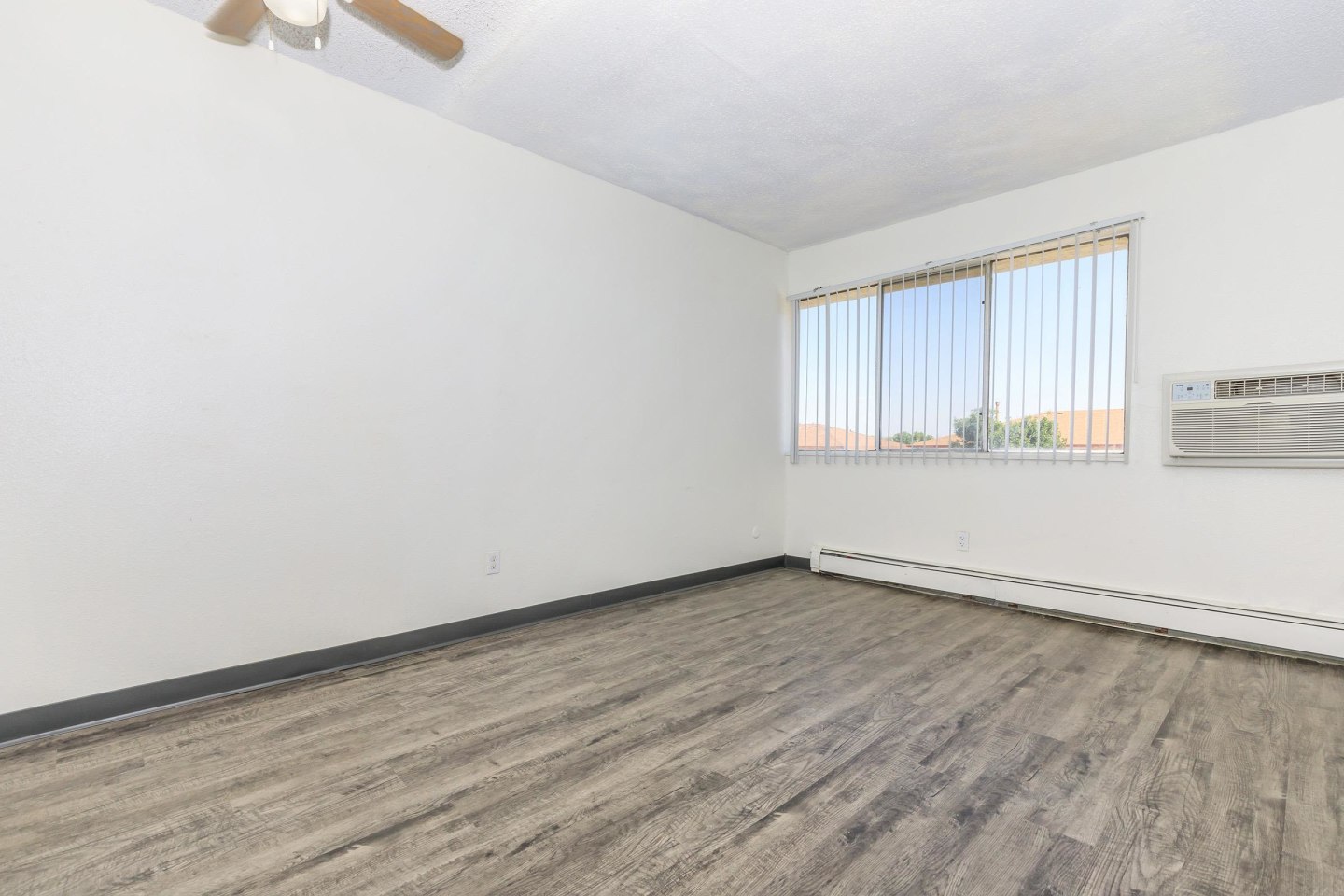 Skyview Condominiums Image 12