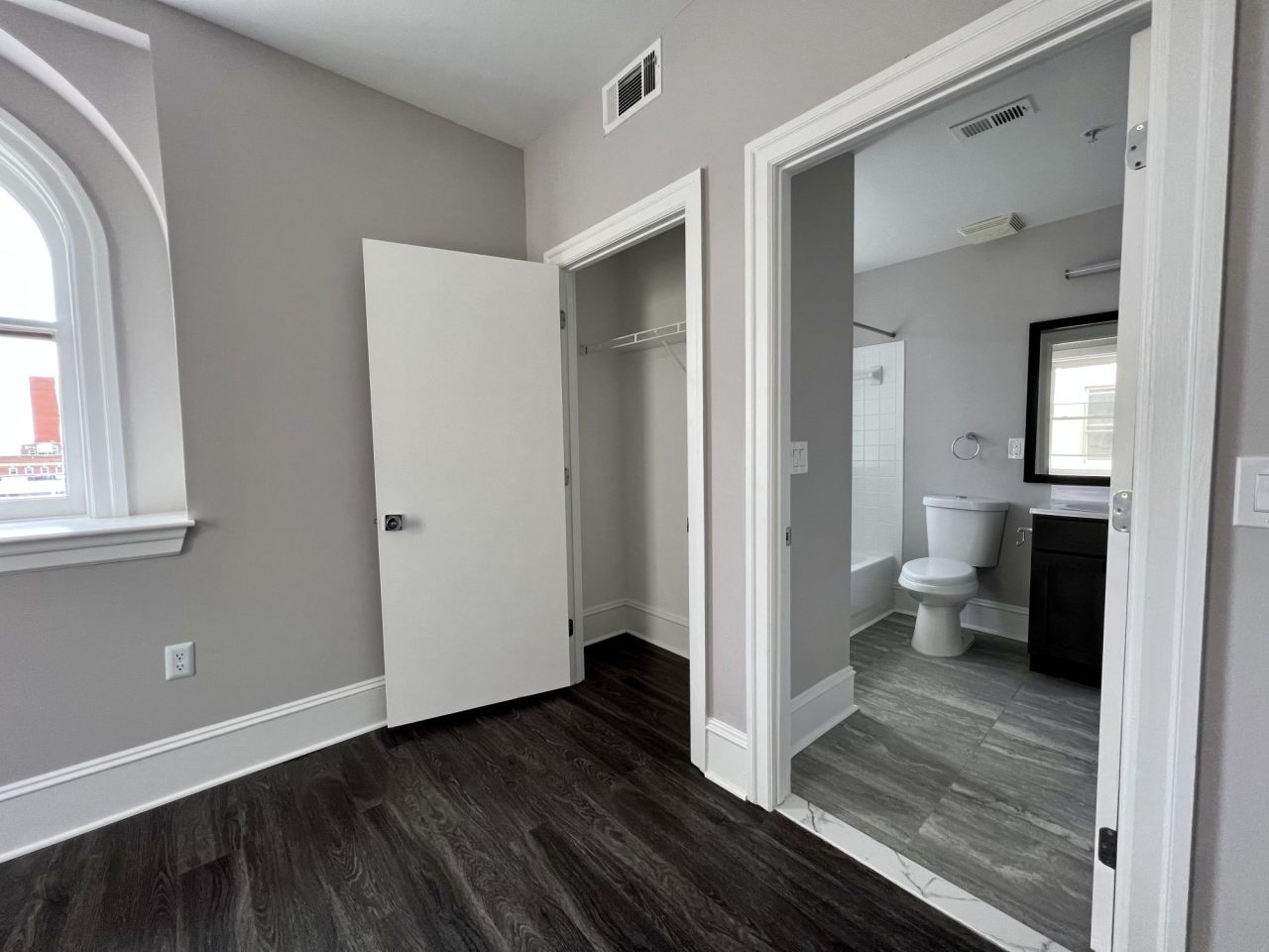 306 W Franklin Image 4