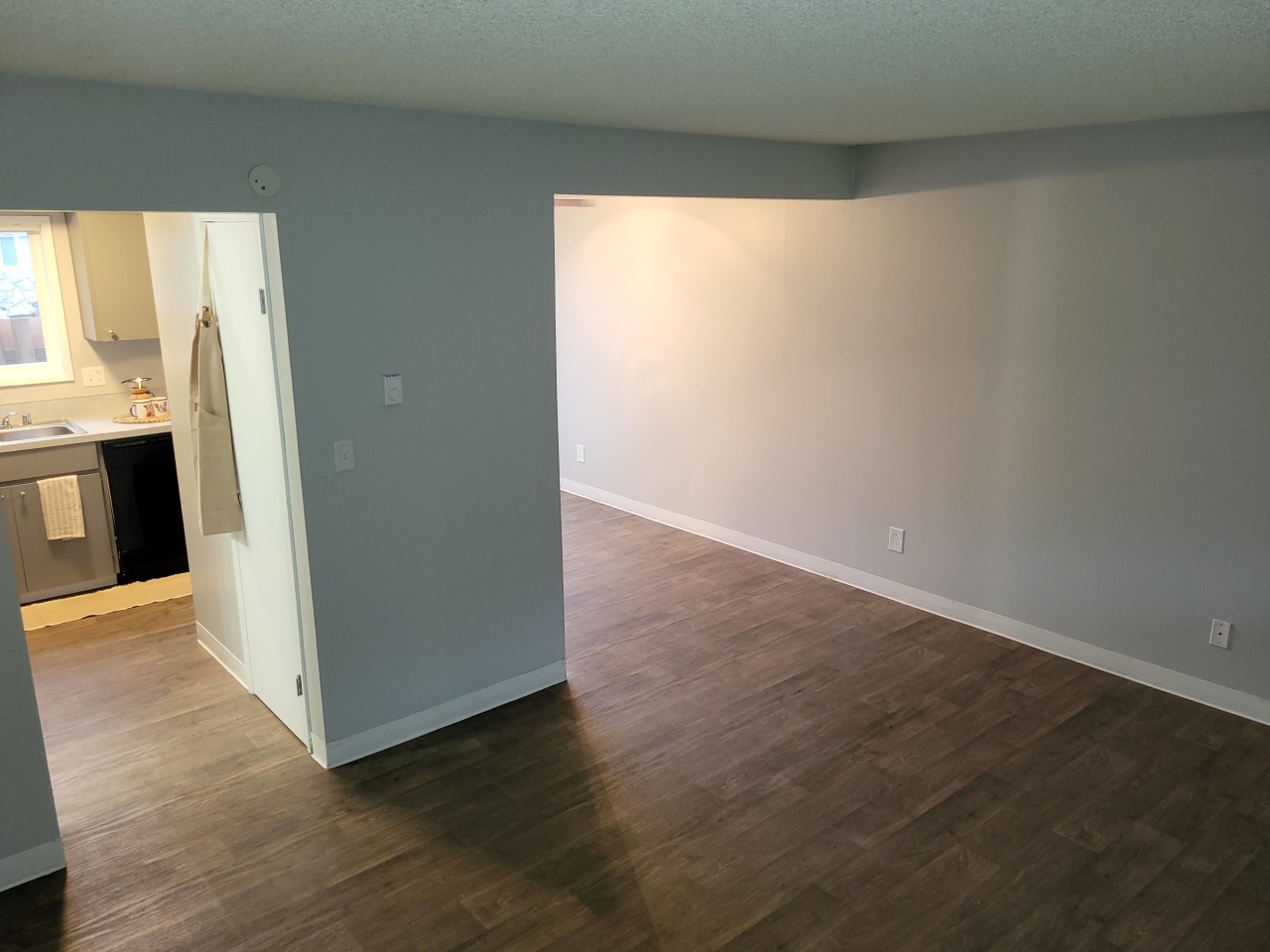 Townhouse Square Image 22