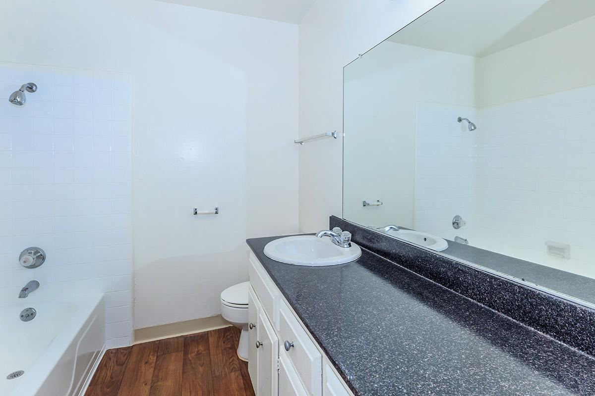 Buena La Vista Apartment Homes Image 27