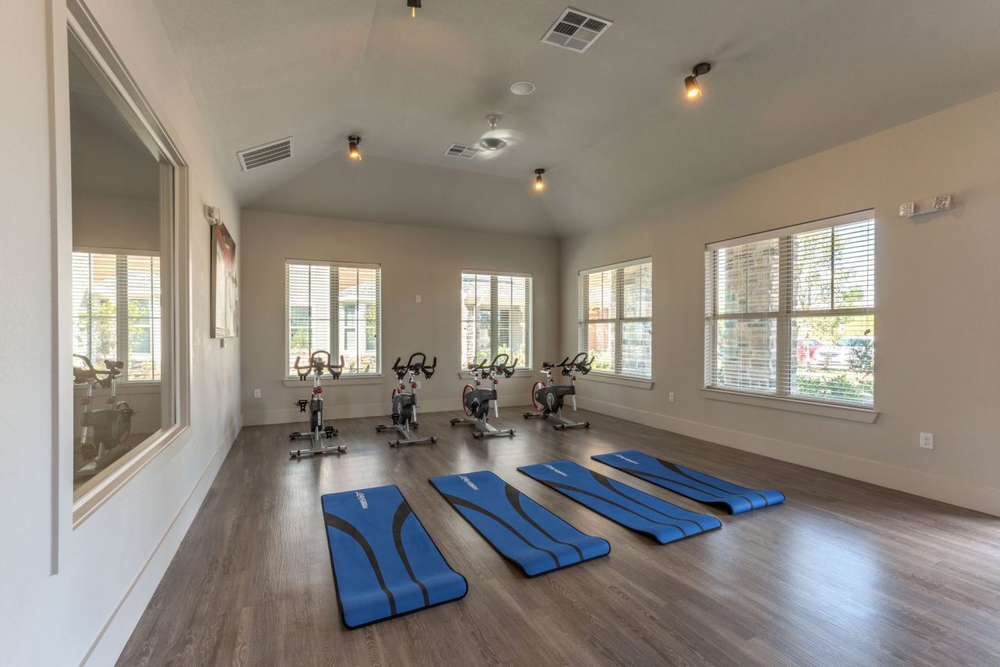 The Pointe at West Lake Image 19