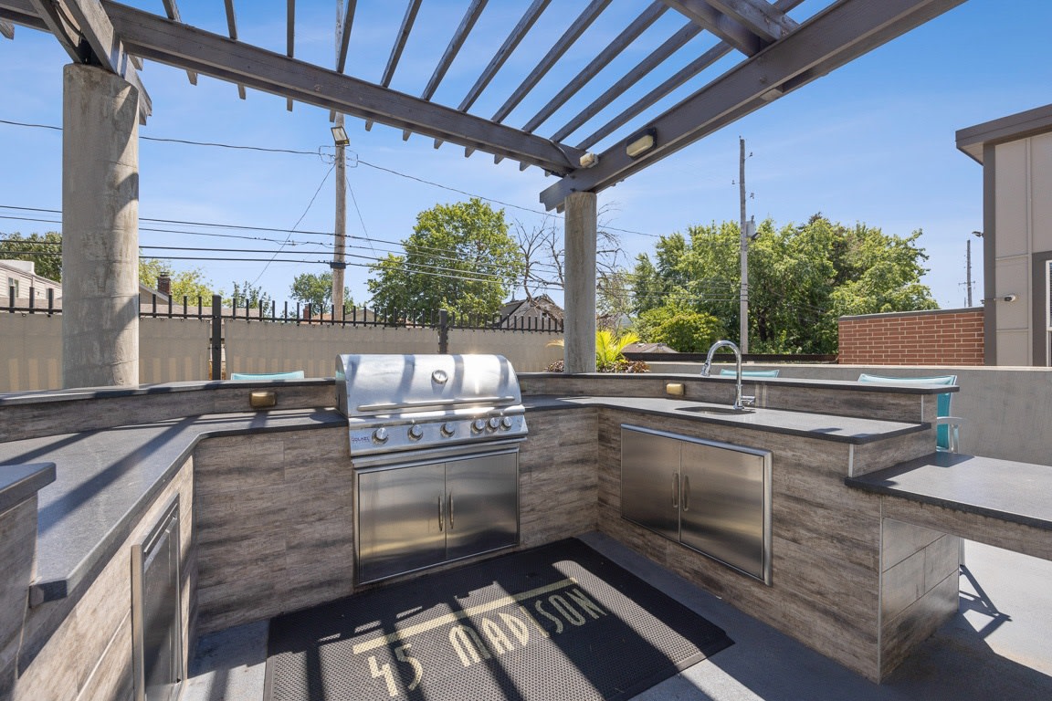 45 Madison Image 14